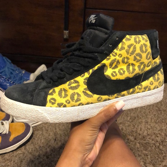 nike sb blazer kisses